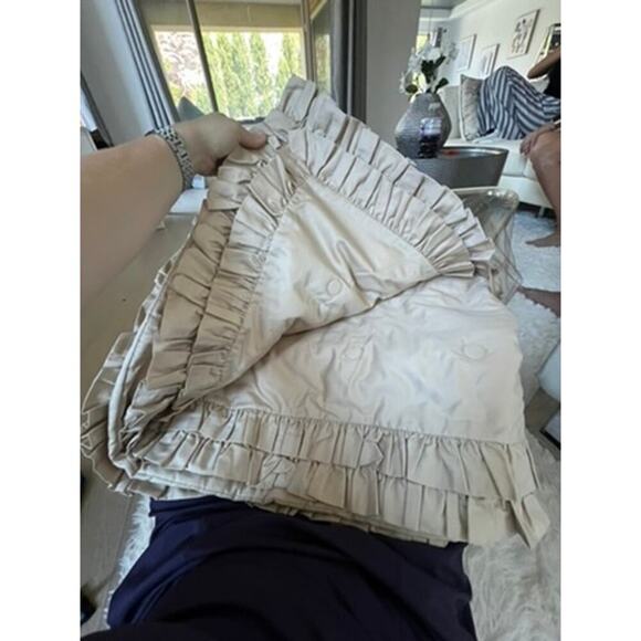 Daniel Cremieux Beige/Gold "Chocolate" ruffled coverlet Full/Queen Size - Picture 9 of 14